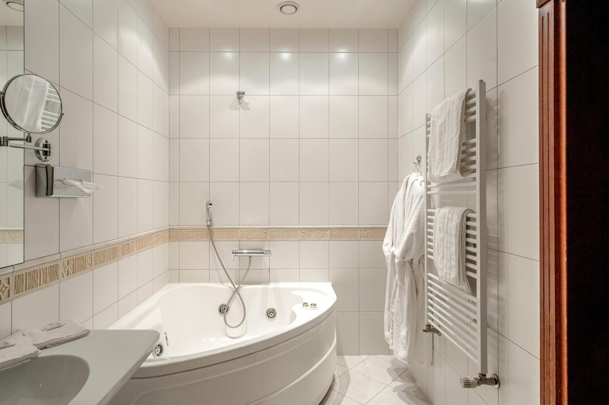 Hotel Sfinksas Kaunas Exteriör bild